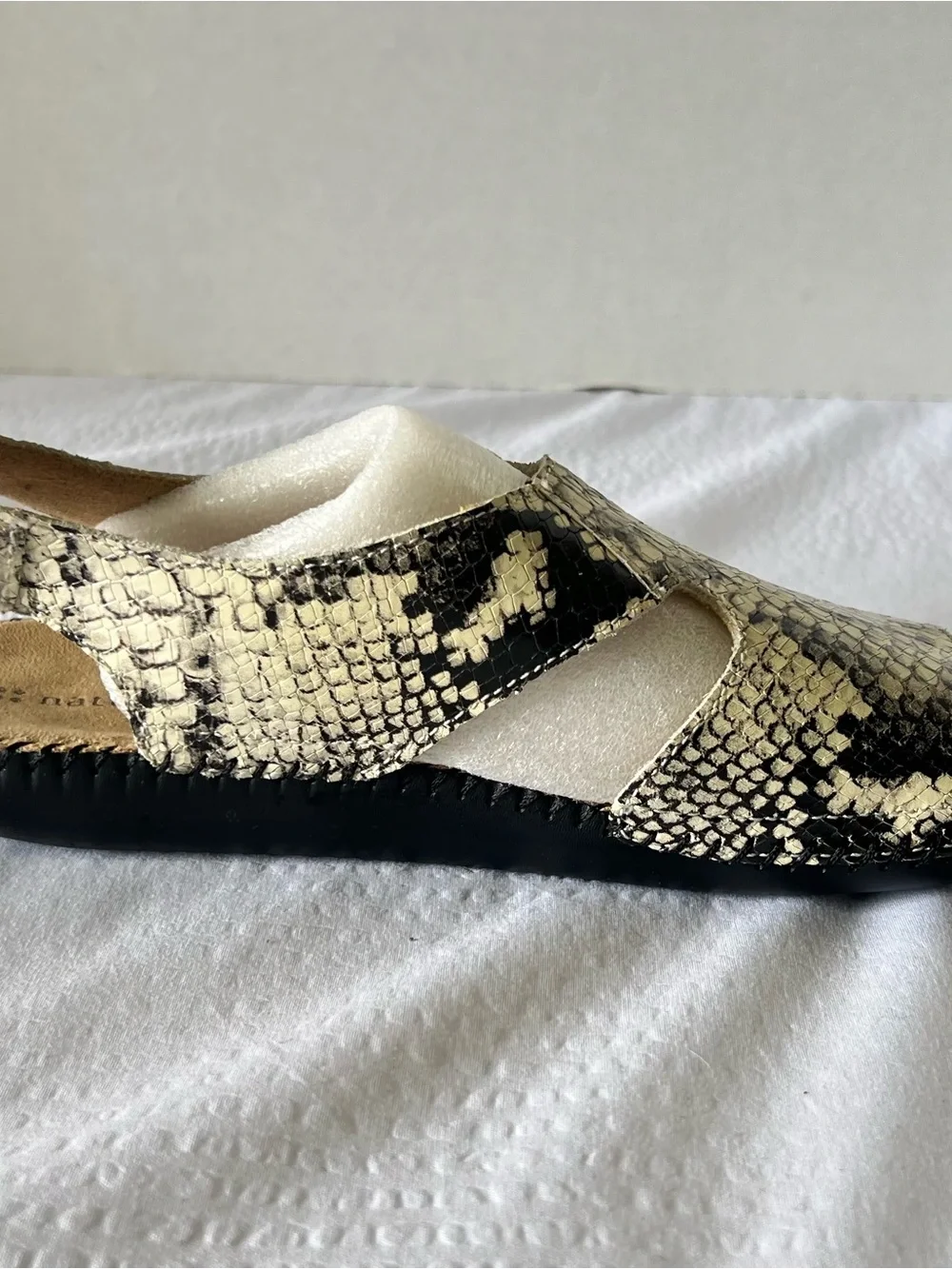 Naturalizer leather snake skin look Velcro Scout sandals 8W - Picture 6 of 9